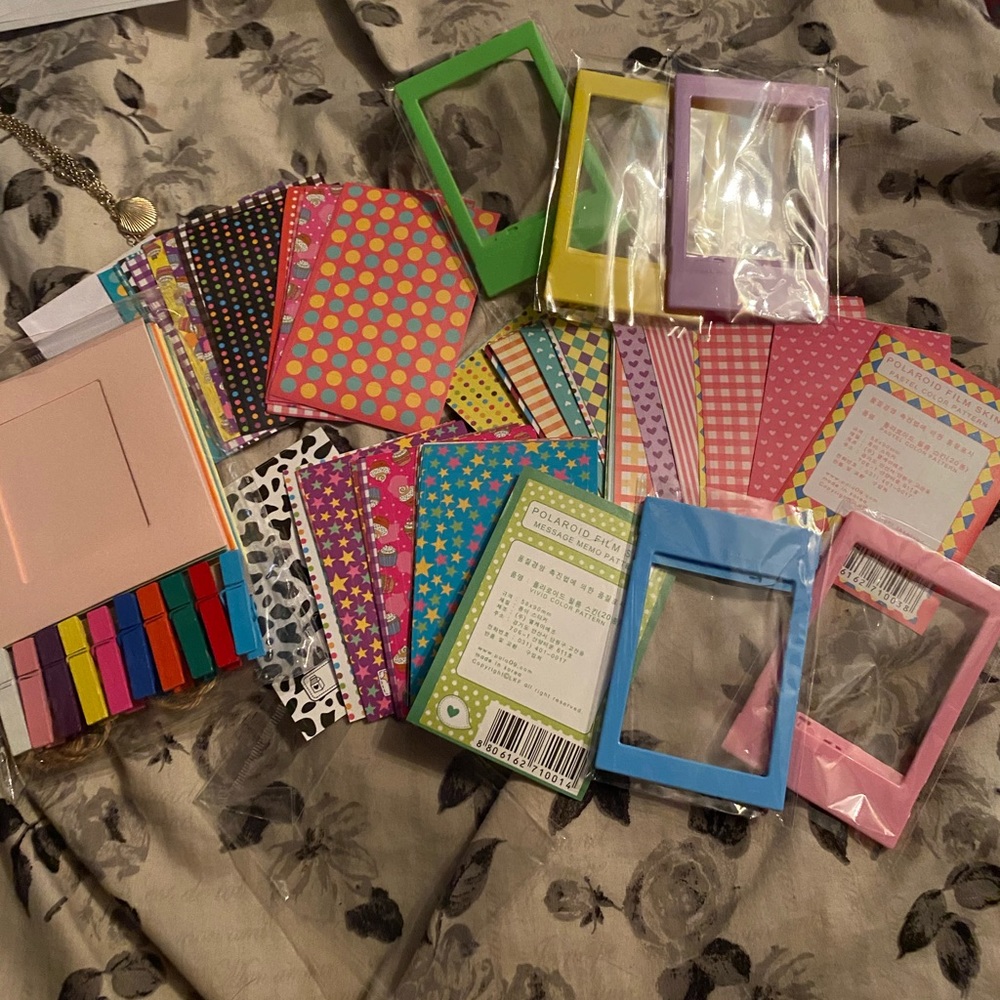 Polaroid accessories